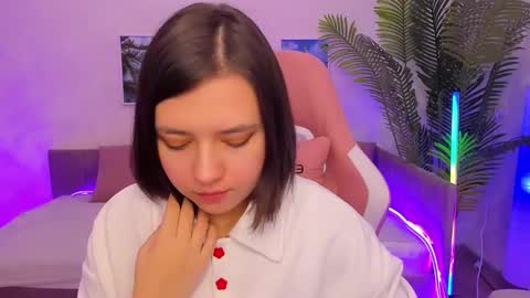 Snapshot of lina_brownie chatting on February 11, 4:44 am Lina online show from February 11, 4:44 am
