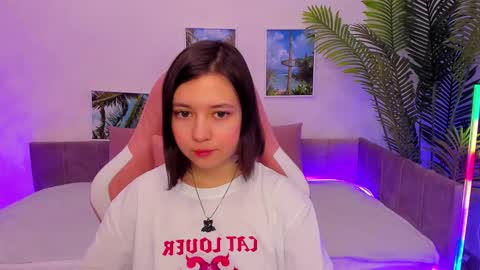 Snapshot of lina_brownie chatting on February 19, 1:51 am Lina online show from February 19, 1:51 am
