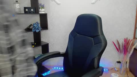 Snapshot of lina_brownie chatting on January 25, 2:15 am Lina online show from January 25, 2:15 am