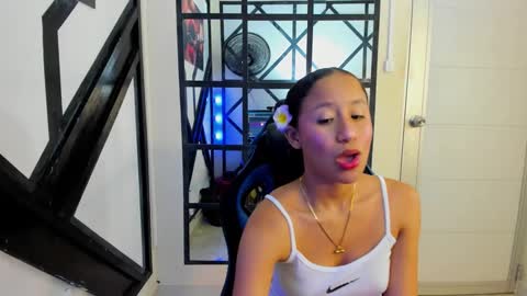 Snapshot of lina_kl chatting on October 9, 5:13 am lina_kl online show from October 9, 5:13 am
