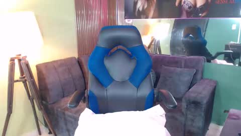 Snapshot of lina_kl chatting on October 16, 3:50 am lina_kl online show from October 16, 3:50 am