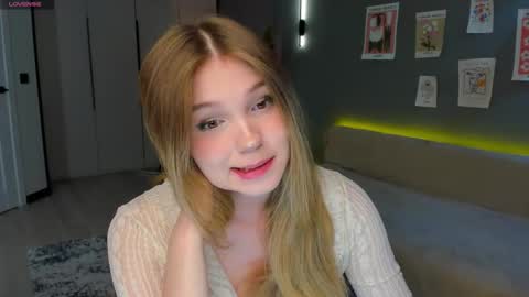 Lina online show from March 10, 1:37 pm