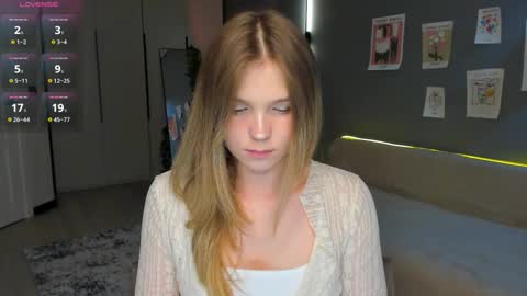 Lina online show from March 17, 1:27 pm