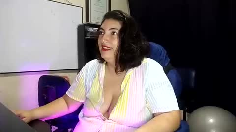 Lina Mara99 online show from November 11, 9:00 am