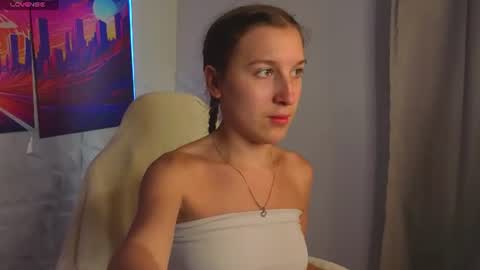 lina_massey online show from June 26, 12:05 am
