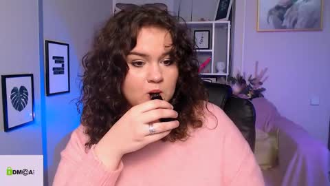 Lina online show from December 20, 2:26 pm