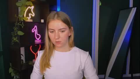 lina_moone online show from April 27, 2:14 pm