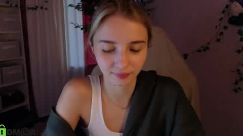 LINA online show from April 29, 2:38 am