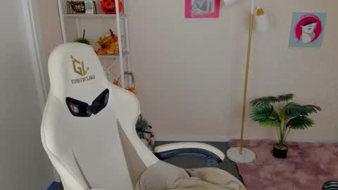 LINA online show from November 25, 1:15 am