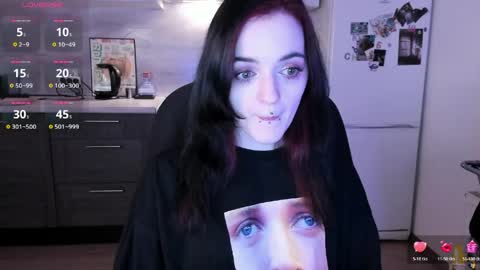 Lina 3  1715622743 online show from May 1, 7:41 pm