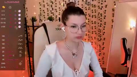 Lina online show from June 19, 2:17 am