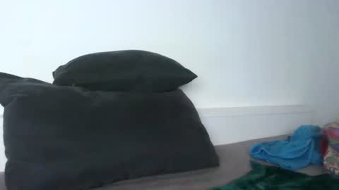 linacatelover online show from April 22, 6:59 pm