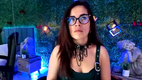 Lina  online show from July 8, 11:35 am