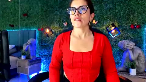 Lina  online show from July 7, 11:25 am