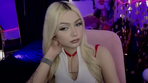 I am Lina online show from May 5, 10:43 am