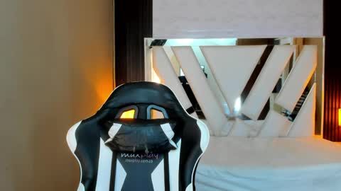  Linda  online show from May 16, 6:39 pm