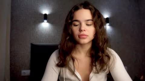 Linda online show from November 9, 2:42 pm