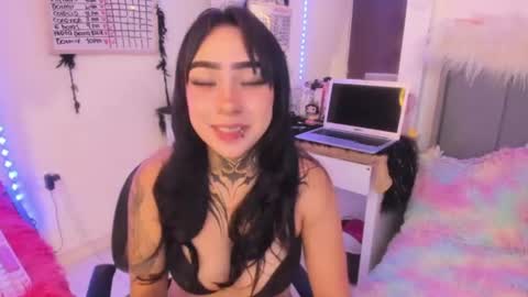 Lindaa maria  online show from June 22, 11:12 pm