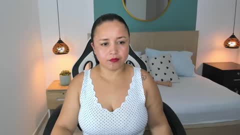 L I N D A online show from March 12, 7:14 pm