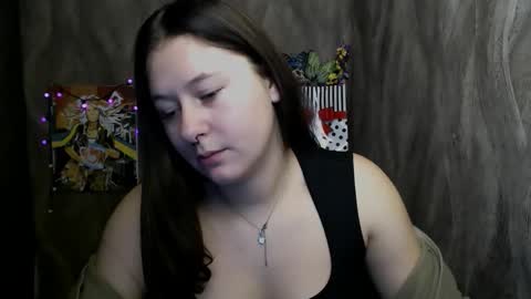 Linda online show from November 18, 5:27 pm