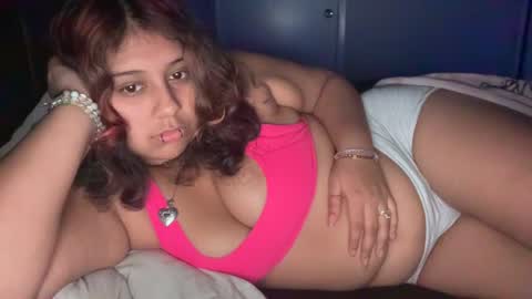 lindadulce online show from July 29, 4:45 am