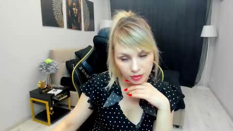 lindasandy online show from March 12, 8:07 am