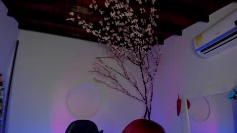 Lindsay    online show from October 15, 5:00 am