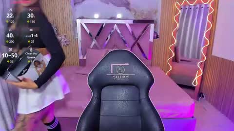 Linda  online show from June 15, 3:20 am