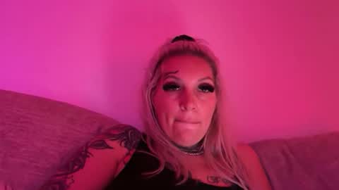 Lindzay online show from November 3, 1:17 am