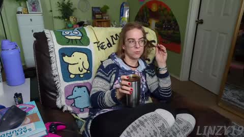 Linzy19 online show from February 4, 6:06 pm