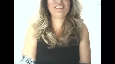 Snapshot of lionessmom chatting on October 17, 4:00 pm lionessmom online show from October 17, 4:00 pm
