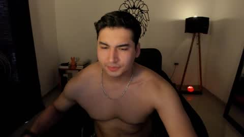 Lion online show from April 7, 8:33 pm