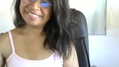 liora online show from May 3, 10:54 am