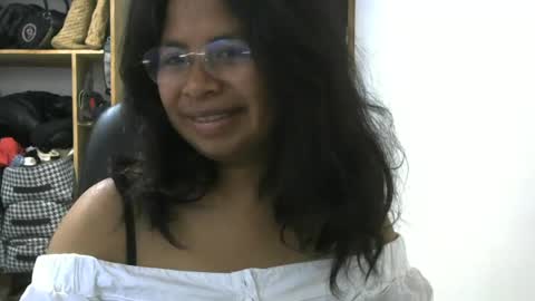 liora online show from July 31, 4:13 am
