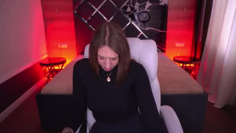 Lia online show from October 18, 1:15 pm