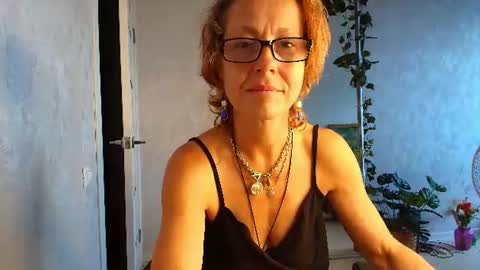 Liora Weiss online show from July 30, 9:21 am