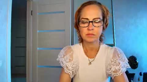 Liora Weiss online show from June 24, 12:23 pm