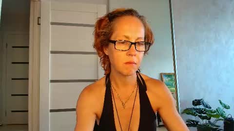 Liora Weiss online show from July 8, 7:01 am