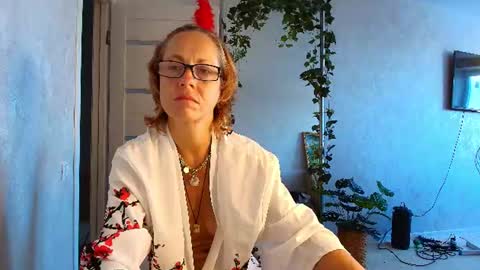 Liora Weiss online show from July 21, 8:05 am