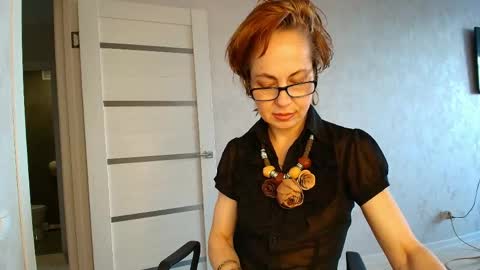 Liora Weiss online show from April 29, 10:20 am