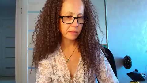 Liora Weiss online show from June 13, 12:04 pm