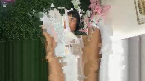 lis_vega_ online show from June 14, 7:49 pm