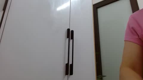 lisa_1011 online show from March 7, 10:54 pm