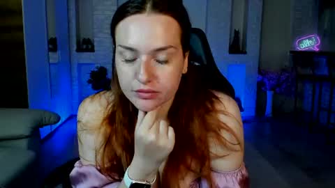 lisa_elfy online show from July 19, 7:55 am