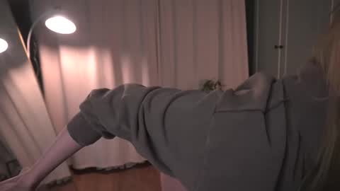 Elisabeth or Lisa online show from January 13, 8:16 pm