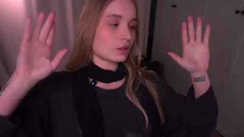 Elisabeth or Lisa online show from March 16, 8:35 pm