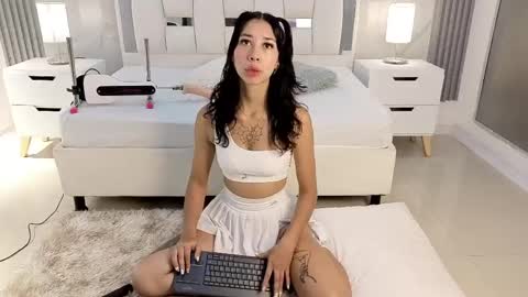 lisa_sweetas online show from April 23, 7:37 pm