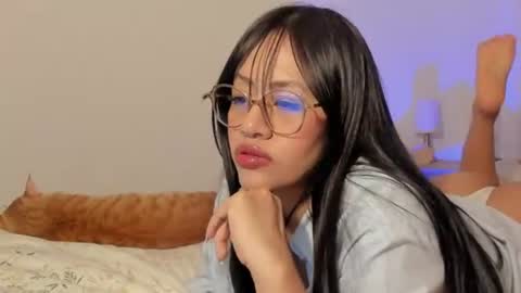 Lisa Thompson online show from June 12, 12:42 am
