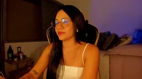 Lisa Thompson online show from November 8, 2:36 am