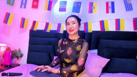 lisa white  online show from July 11, 11:52 pm